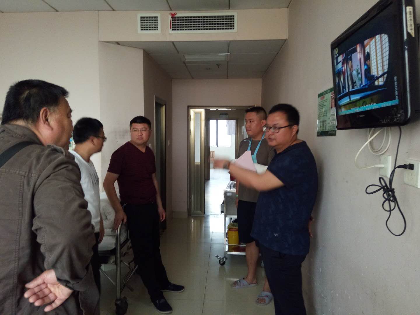 2019年4月9日工會看望受傷職工1.jpg